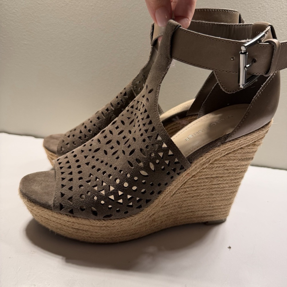 Marc Fisher Wedge Heel Sandal 9 Suede Cutout Dark Olive Green Boho